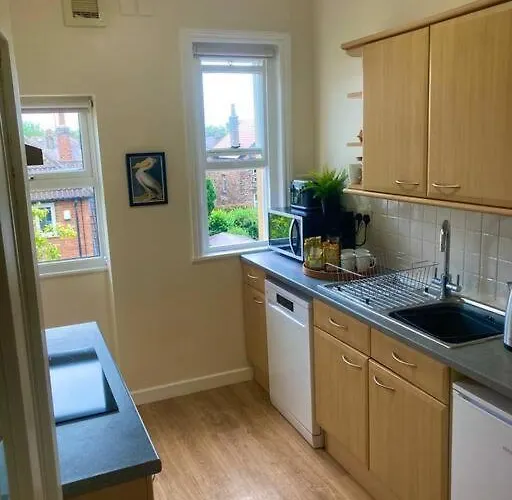 公寓 Spacious & Bright 3 Bed *