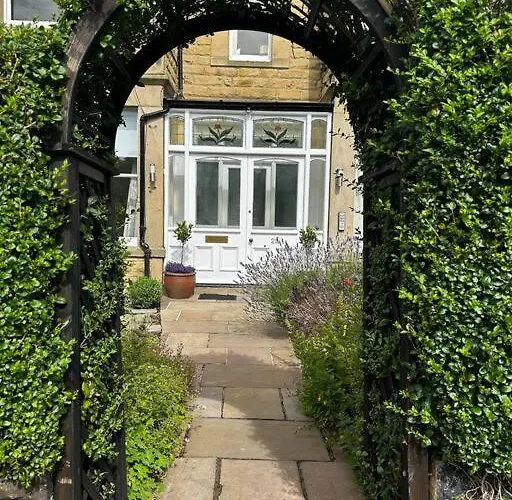 Spacious & Bright 3 Bed 公寓 *