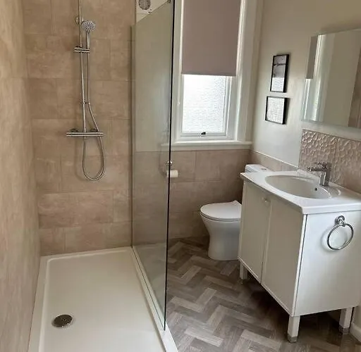 Spacious & Bright 3 Bed 公寓 哈罗盖特