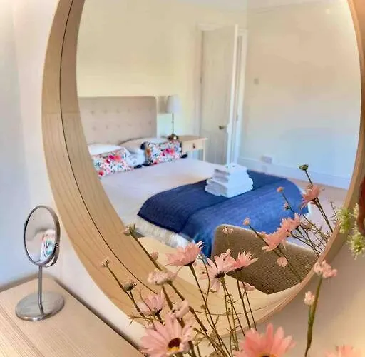 公寓 Spacious & Bright 3 Bed *